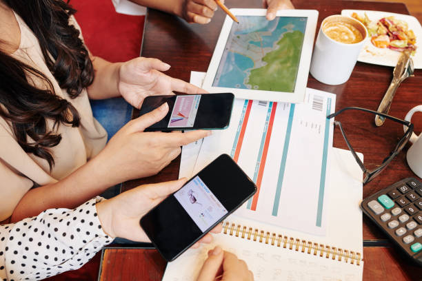 istock Friend planning shopping trip 1195506109