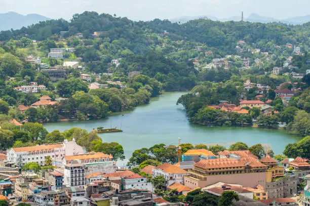 Photo of Scenery view of Kandy lake the beautiful stunning place in the heart of Kandy city, Sri Lanka.