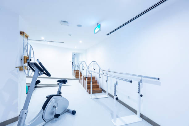 istock Physical therapist room hospital 1195540516