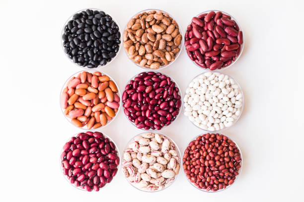 collection set of beans, legumes on bowl on white background collection set of beans, legumes, peas, lentils on bowl on white background red mung bean stock pictures, royalty-free photos & images