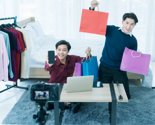 istock Online Product Reviews 1195581407