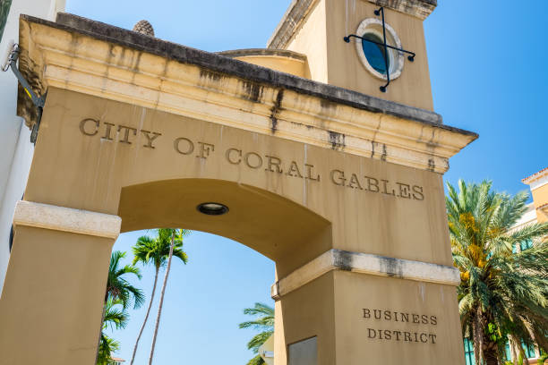 coral gables cityscape - coral gables fotografías e imágenes de stock