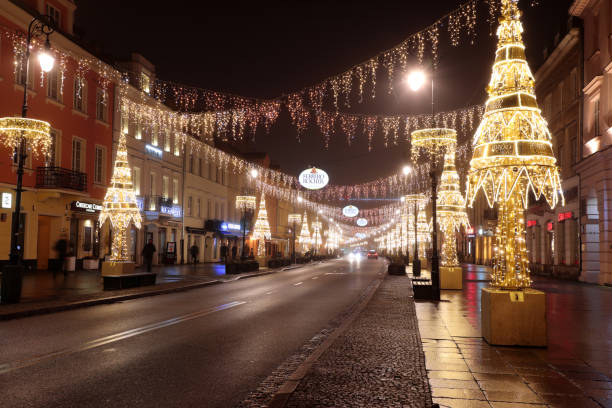 decorações do natal em varsóvia - nowy swiat - fotografias e filmes do acervo