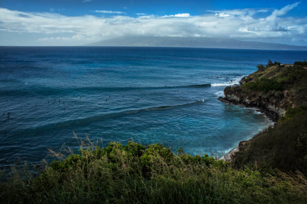 istock Maui Hawaii Ocean Cliff Landscape 1195680591