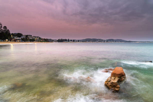 istock Moody Shorescape Dawn Seascape 1195685993