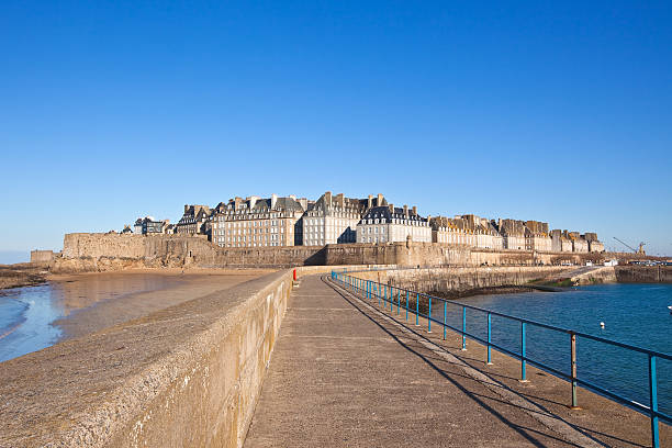 istock Saint Malo from the wharf 119568719