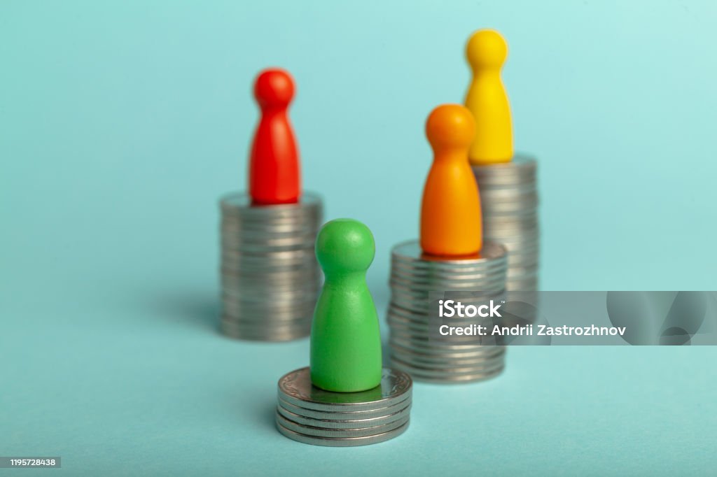 Low and high salaries, business competition, personal financial success Low and high salaries, business competition, personal financial success. Wages Stock Photo