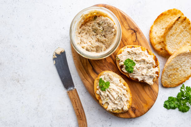 sandwiches with salmon pate - appetizer bruschetta meal lunch imagens e fotografias de stock