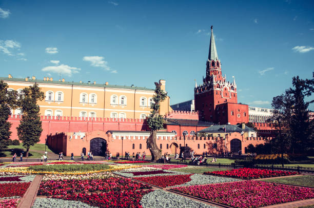istock Colorful Kremlin Park And Walls 1195762781