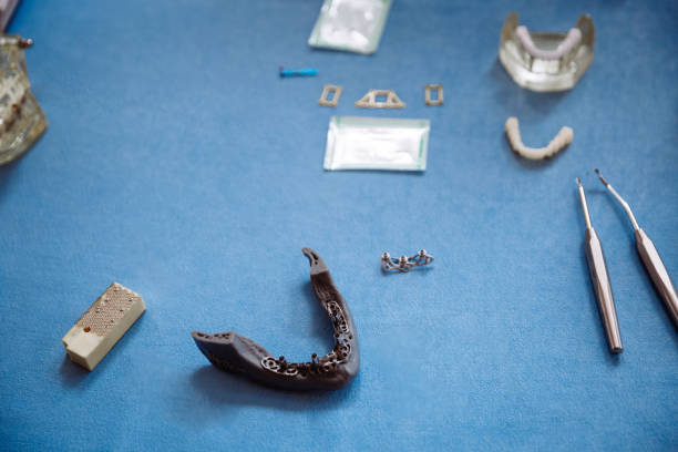 istock Plastic jaw model for stomatology and maxillofacial surgery 1195771123