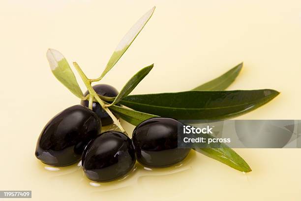 올리브 오일 검은색에 대한 스톡 사진 및 기타 이미지 - 검은색, 과일, 나뭇가지