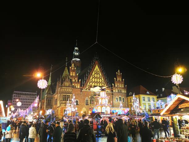istock Christmas market 1195789469