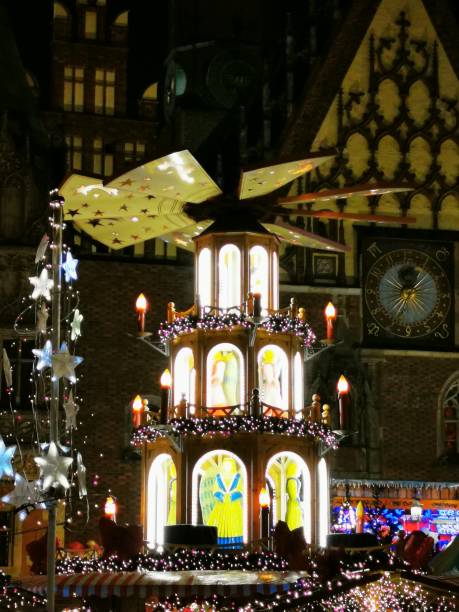 istock Christmas market 1195790090