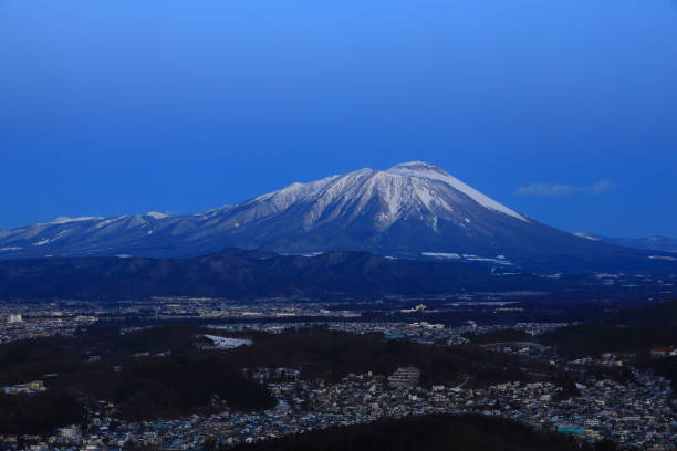 istock Iwate Mountain at sunrise 1195826798