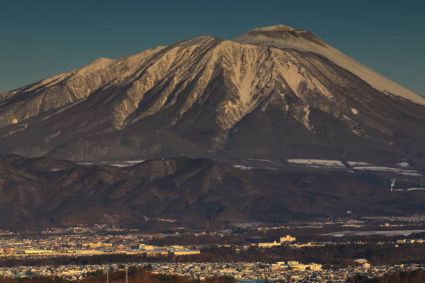 istock Iwate Mountain at sunrise 1195826804