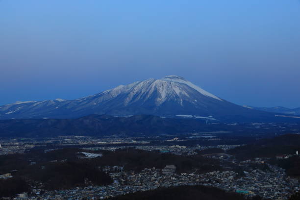 istock Iwate Mountain at sunrise 1195826810