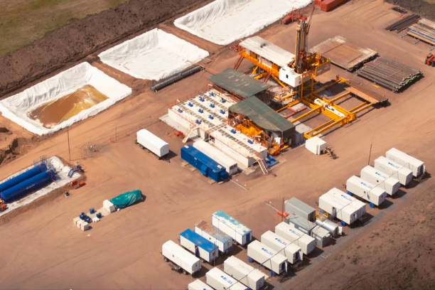 Drilling rig, equipment at site of oil drilling. Drilling rig, equipment at the site of oil drilling. producer gas stock pictures, royalty-free photos & images