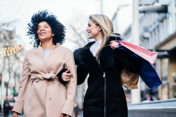istock Christmas shopping 1195921960