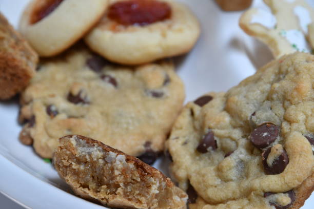 istock Christmas cookies 1195948731