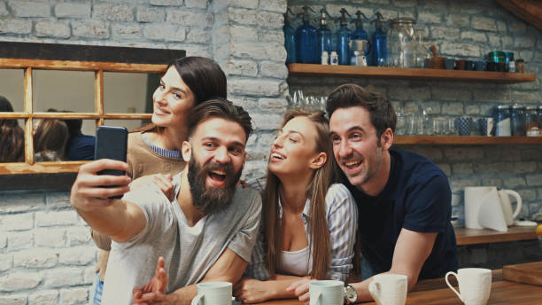 istock Chilling with friends 1195953303