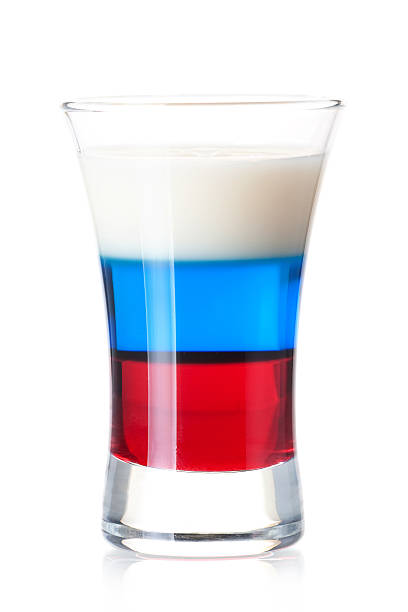 bandiera della russia alcool cocktail - russian shot foto e immagini stock