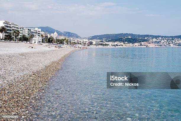 Foto de Shingle Praia Em Nice Provence A França e mais fotos de stock de Bay des Anges - Bay des Anges, Baía, Calçadão