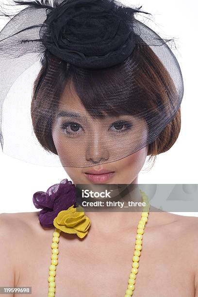 Hermoso Retrato De Joven Asiática Modelo Foto de stock y más banco de imágenes de Chino - Oriental - Chino - Oriental, Collar, 18-19 años