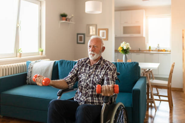 istock Taking his weight training to the next level 1196025352
