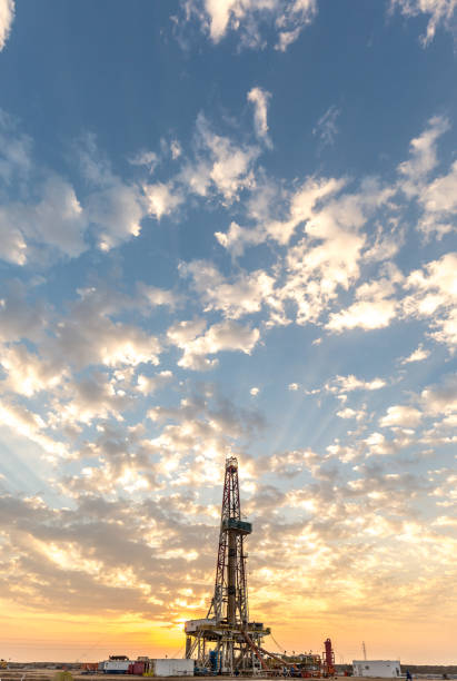 istock Fracking oil rig in the morning 1196033315