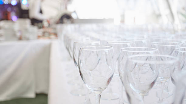 empty glass glasses on the table in the restaurant