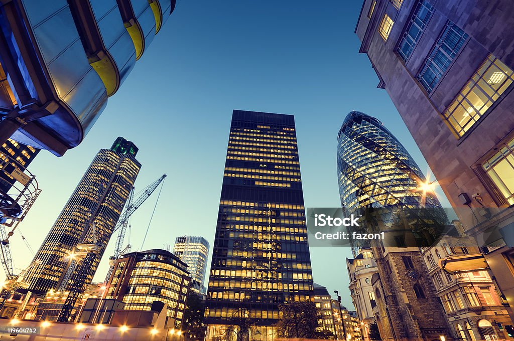 Gratte-ciel de ville de Londres de nuit - Photo de Affaires libre de droits