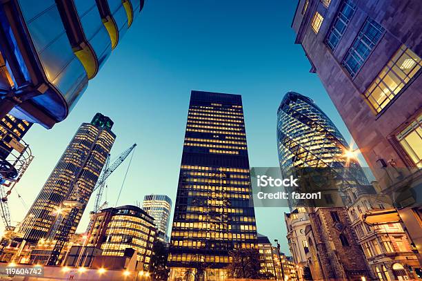 Лондонский Сити Небоскребы В Ночное Время — стоковые фотографии и другие картинки Англия - Англия, Архитектура, Башня