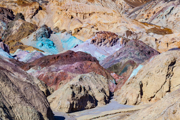 istock artist drive in death valley 1196088989
