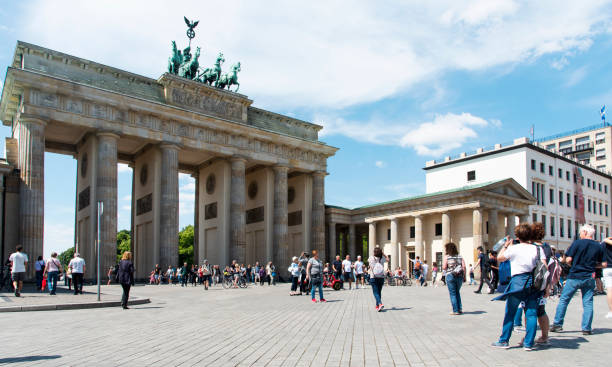 porta di brandeburgo a berlino, germania - 5547 foto e immagini stock