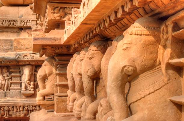 templos khajuraho - madhya pradesh (india ) - khajuraho india indian culture temple fotografías e imágenes de stock