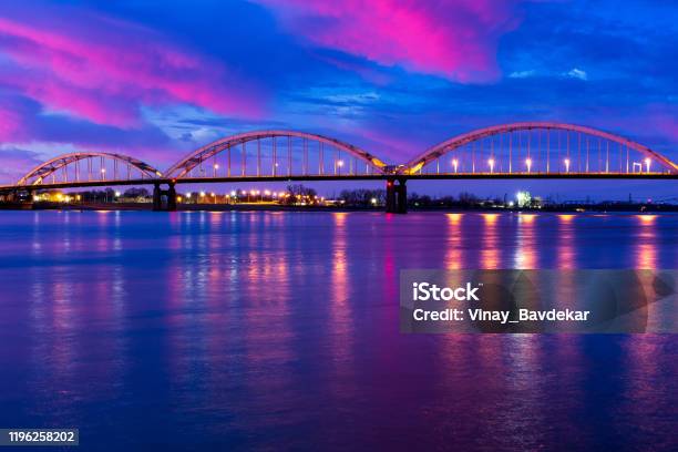 Centennial Bridge Over Mississippi River In Rock Island Il And Davenport Ia Stock Photo - Download Image Now