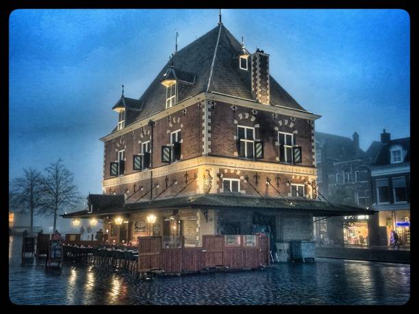 The Waag Huis(Weigh house) was used to weigh butter and other goods from 1593