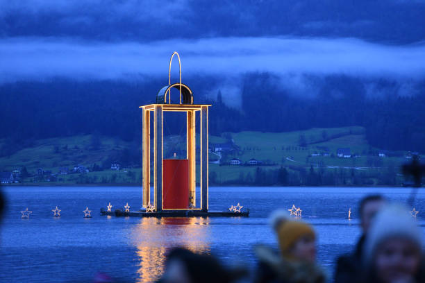 mercatino di natale "wolfgangseer advent" a wolfgangsee - wolfgangsee foto e immagini stock