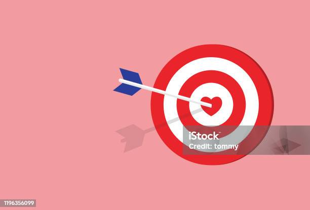 Heart Target Arrow Hitting A Heart Target Stock Illustration - Download Image Now ...