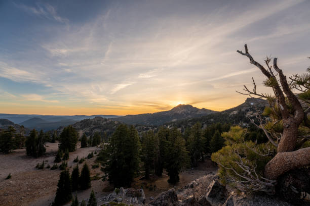 istock Sunset over Lassen Volcanic National Park 1196376139