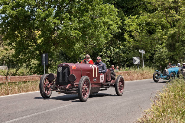 alfa romeo g1 (1921) in mille miglia 2014 - collectors car antiquities ancient past foto e immagini stock