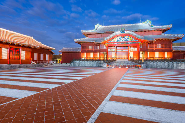historisches shuri castle of okinawa, japan - shuri castle stock-fotos und bilder