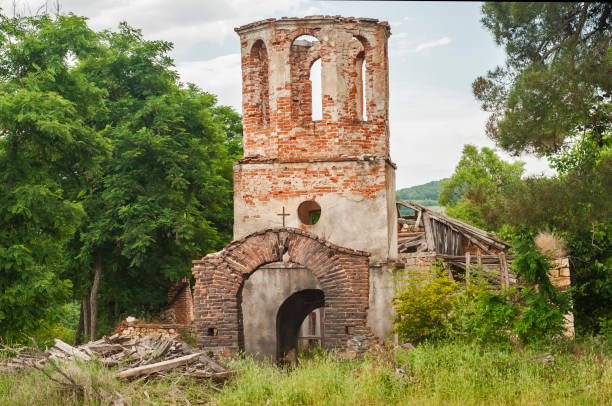 istock Ruined orthodox church 1196549355
