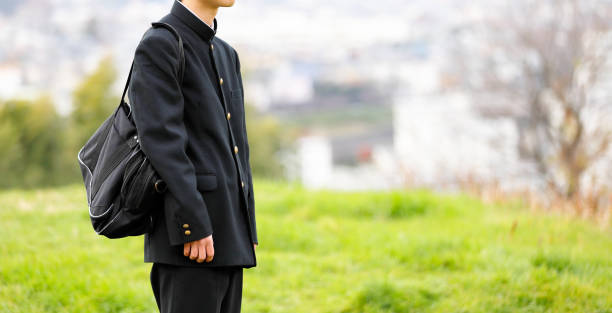 制服を着た高校生 - adolescence ストックフォトと画像