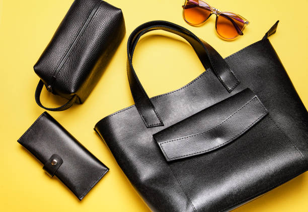 black fashion leather accessories - purse bag glamour personal accessory imagens e fotografias de stock