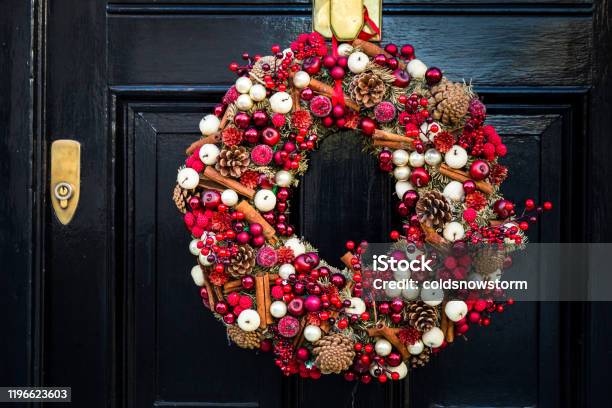 Dekorasi Natal Murah: Tips Hemat untuk Rumah Anda 9 Buat dengan ornamen buah dan rempah-rempah