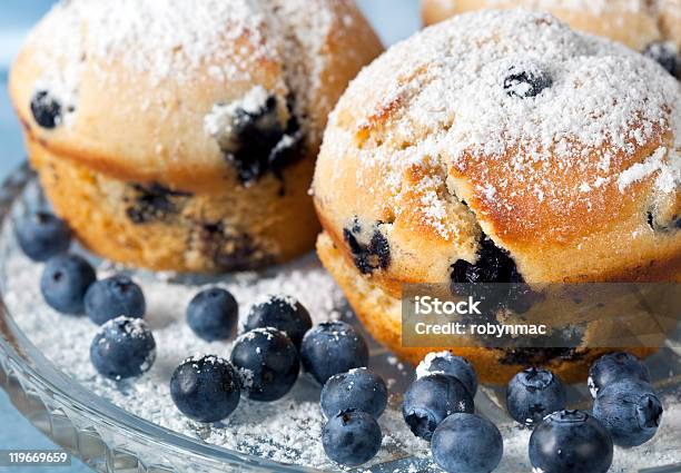 Muffins De Mirtilo - Fotografias de stock e mais imagens de Assado no Forno - Assado no Forno, Azul, Açúcar