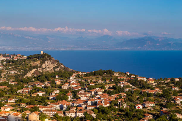 agerola on amalfi coast - campania region, italy - sorrentine peninsula imagens e fotografias de stock