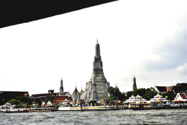 istock Wat Arun Ratchawararam Ratchawaramahawihan 1196798583