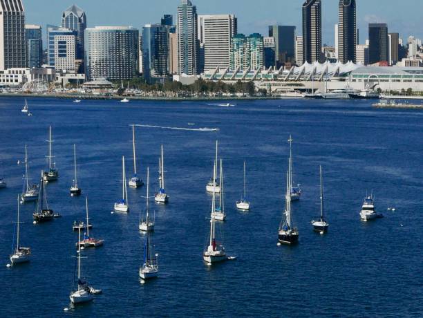 port de san diego, californie - coronado bay bridge san diego california skyline california photos et images de collection